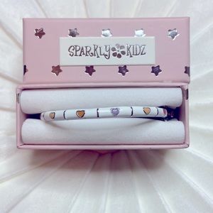 Kids heart bracelet new in box💕